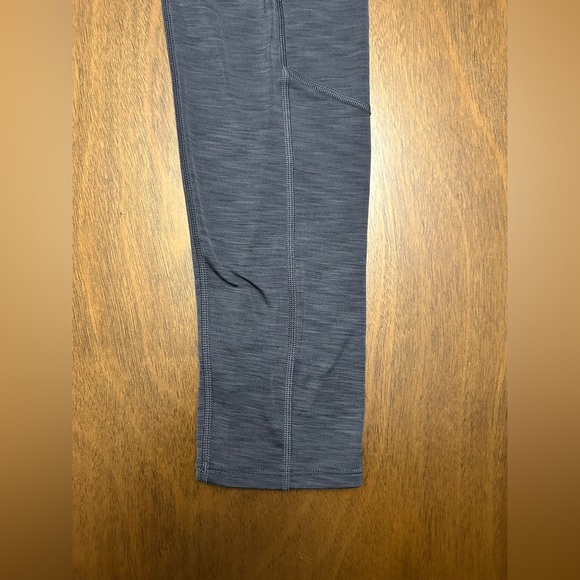 Under armour Women's Leggings, Size Medium Dark Gray (0352) - Picture 6 of 12
